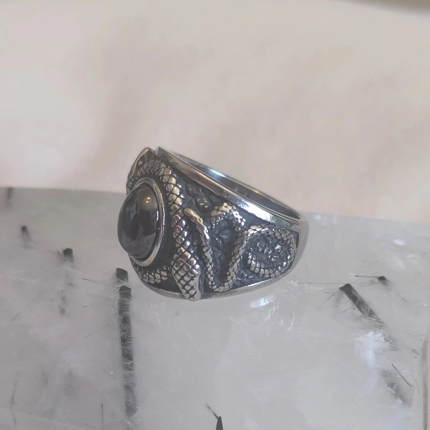 Bague talisman nordique pierre obsidienne noire