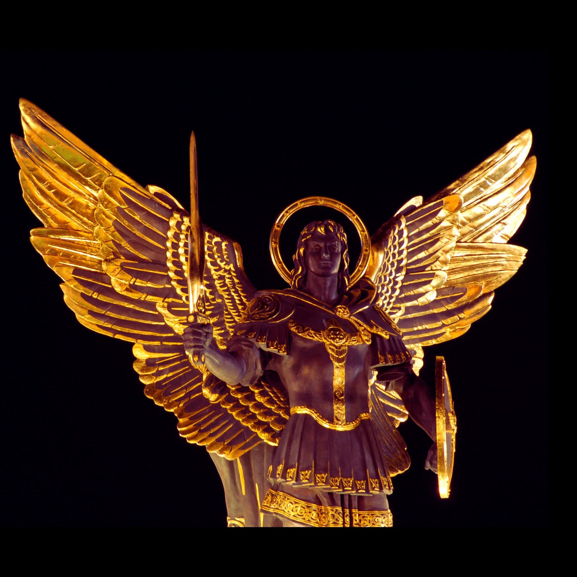 Rituel sacré avec l’Archange Gabriel, magie divine authentique et pacte spirituel de guide céleste